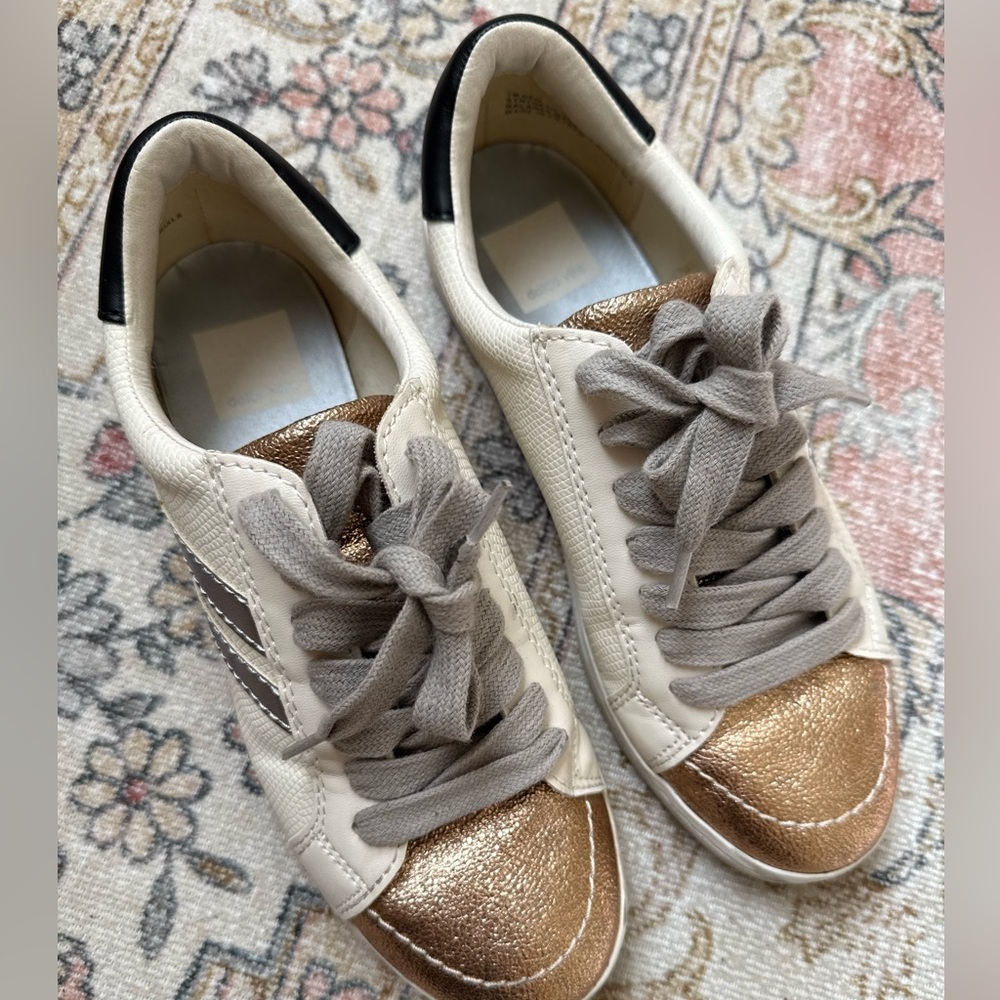Stylish Women's Sneakers in Gold and White
